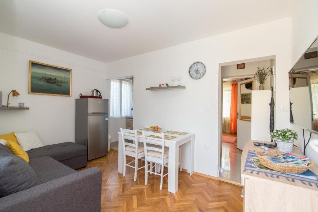 Apartments Natasa Supetar Exterior photo