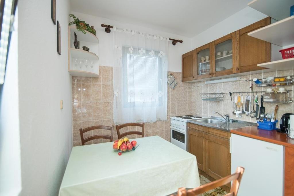 Apartments Natasa Supetar Exterior photo