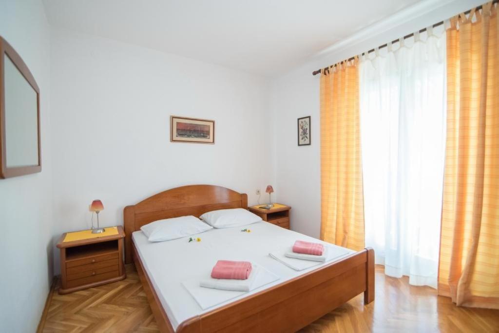Apartments Natasa Supetar Exterior photo